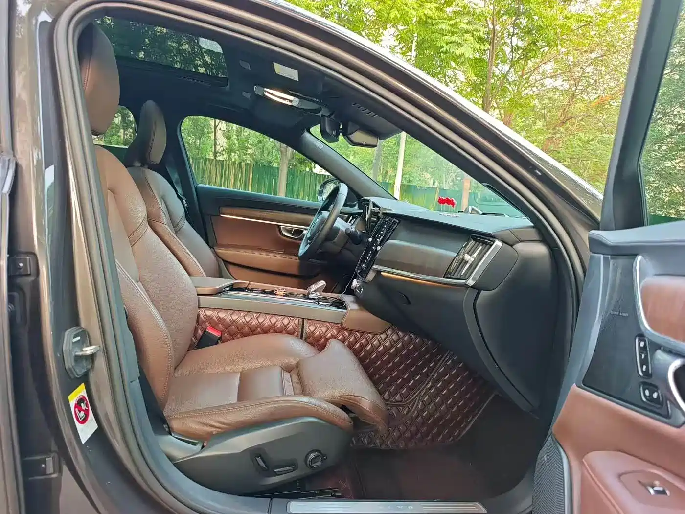 Volvo S90 2023 B5 Intelligent Vision Luxury Edition фото 4