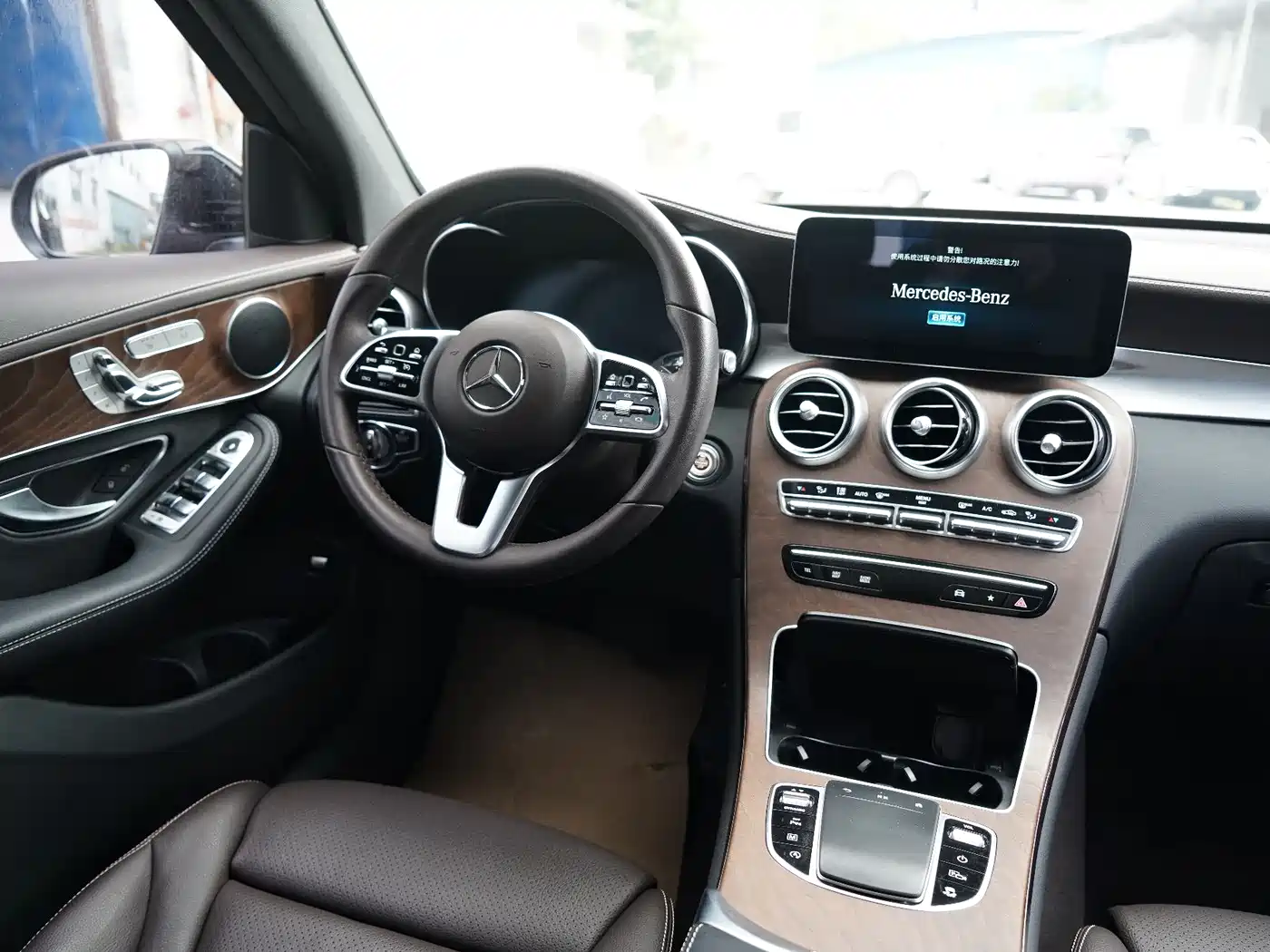 Mercedes-Benz GLC 2022 Facelift II GLC 260 L 4MATIC Luxury фото 12