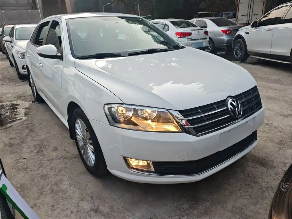 Volkswagen Lavida Tour 2013 1.6L Automatic Comfort фото 4