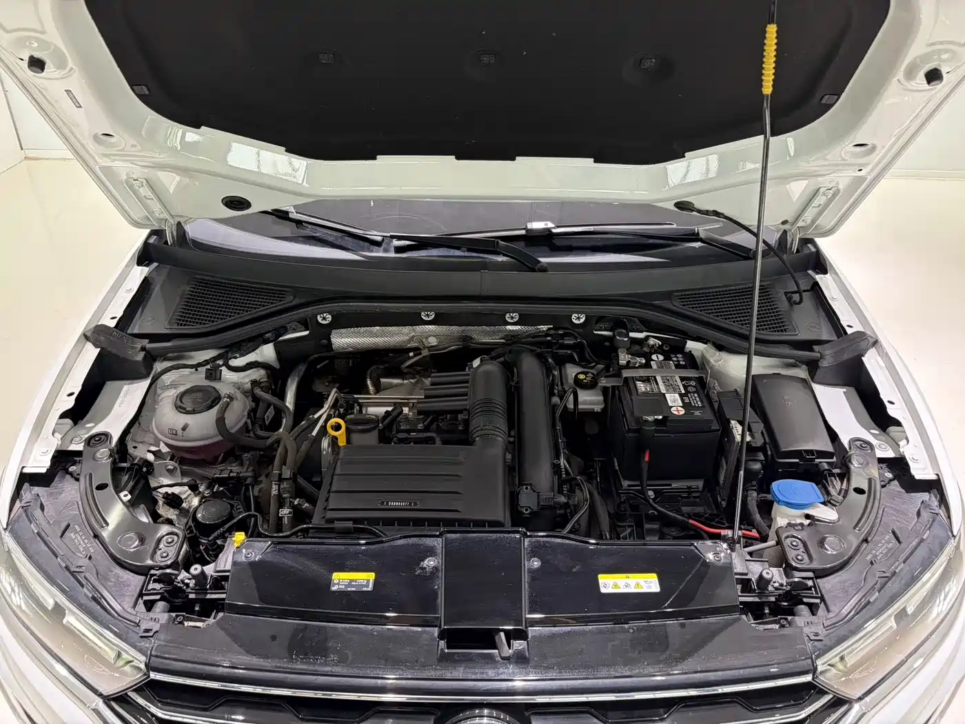 Фото 22 - Volkswagen T-ROC