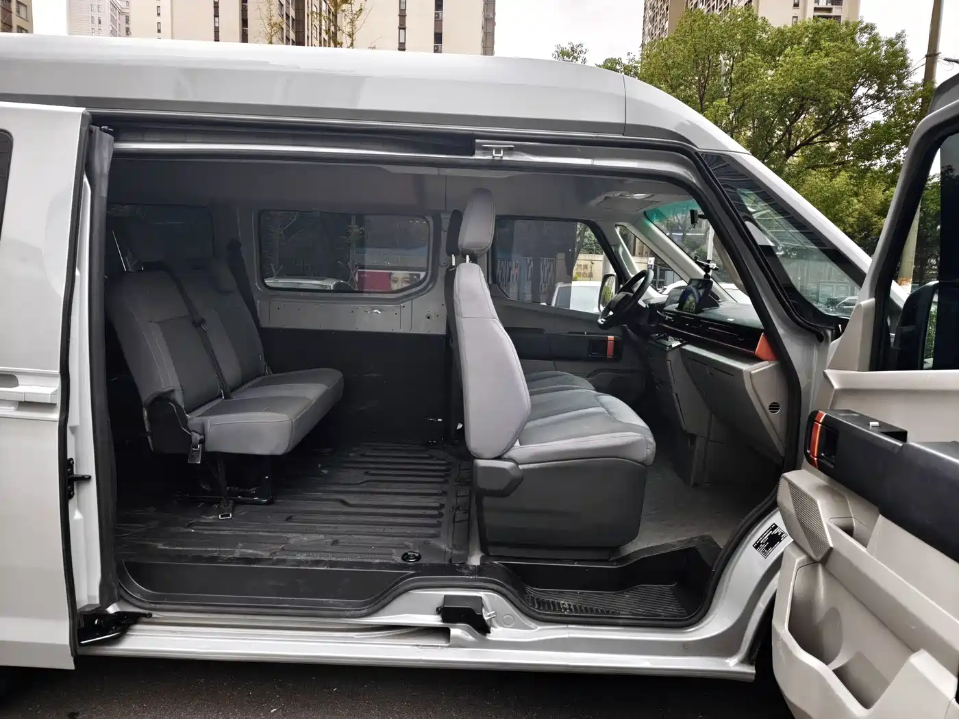 Yuan Cheng Farizon Super VAN 2025 2025 Smart Wealth Edition Short Wheelbase Medium Roof 68kWh Smart Core