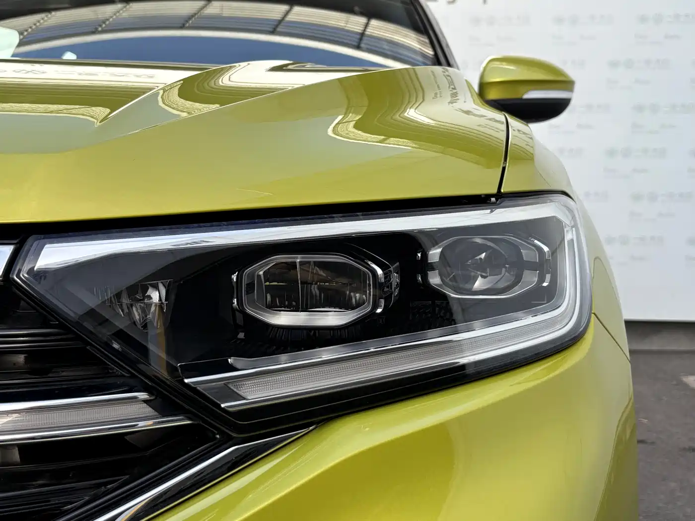 Volkswagen T-ROC 2023 300TSI DSG 2WD Starlight Edition фото 3