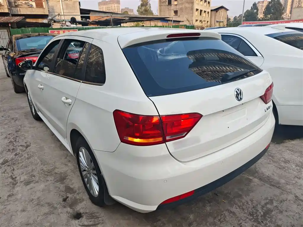 Volkswagen Lavida Tour 2013 1.6L Automatic Comfort фото 5