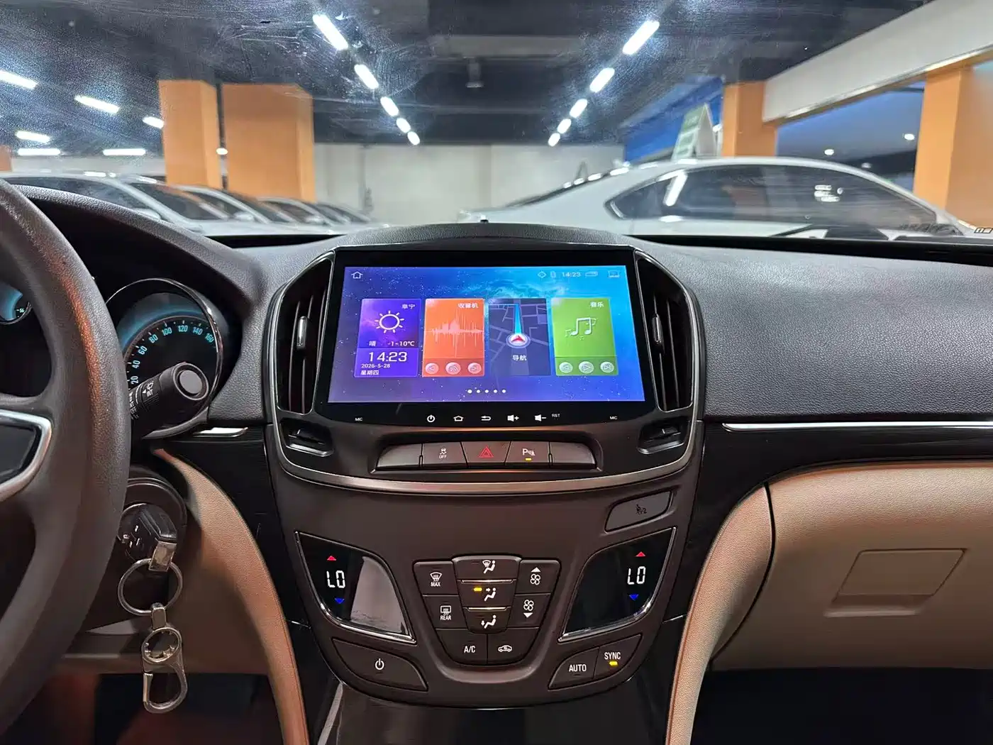 Buick Regal 2015 2.0L Leading Fashion Model фото 11