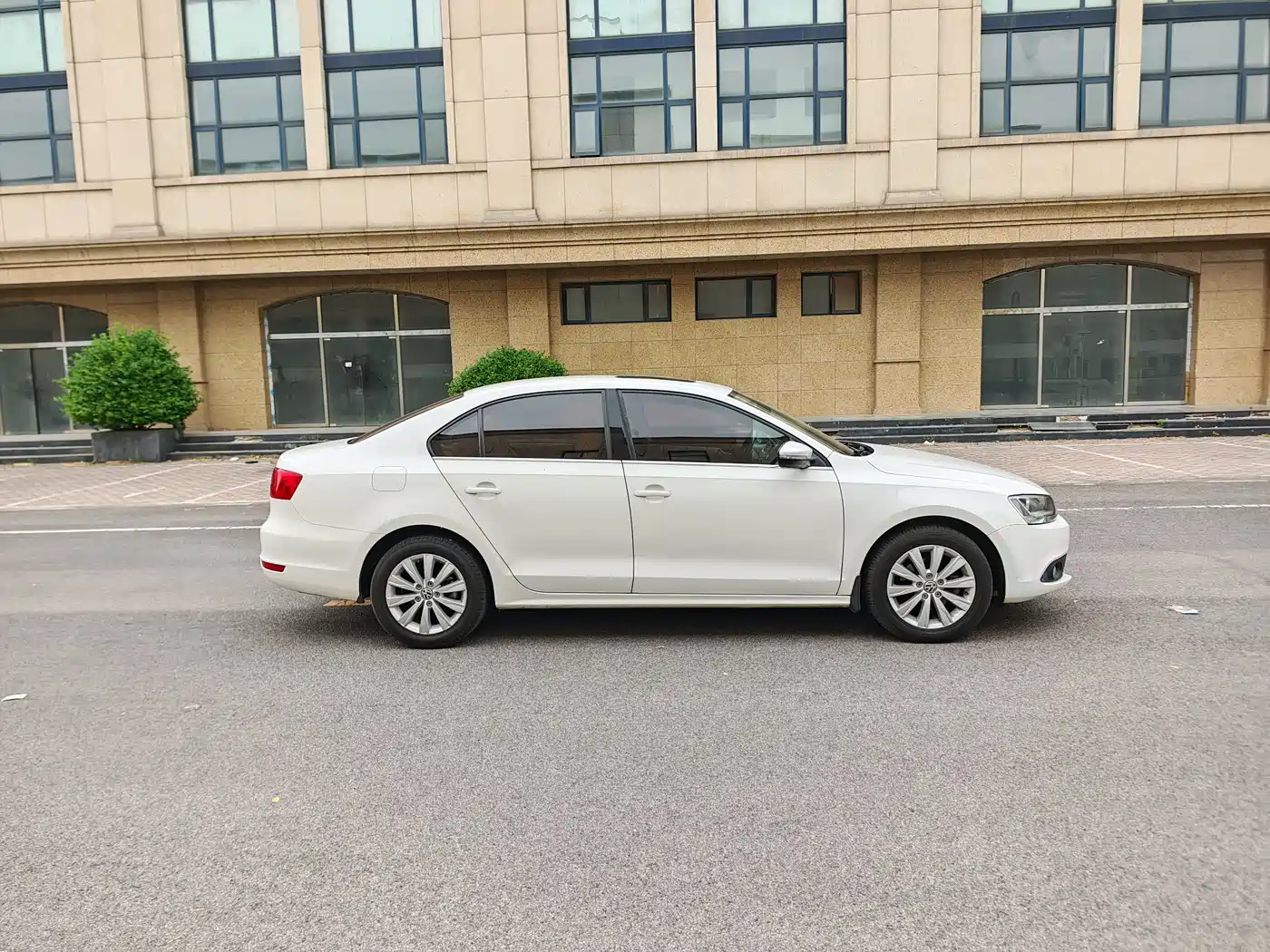 Volkswagen Sagitar 2014 Facelift 1.6L Automatic Comfort фото 4