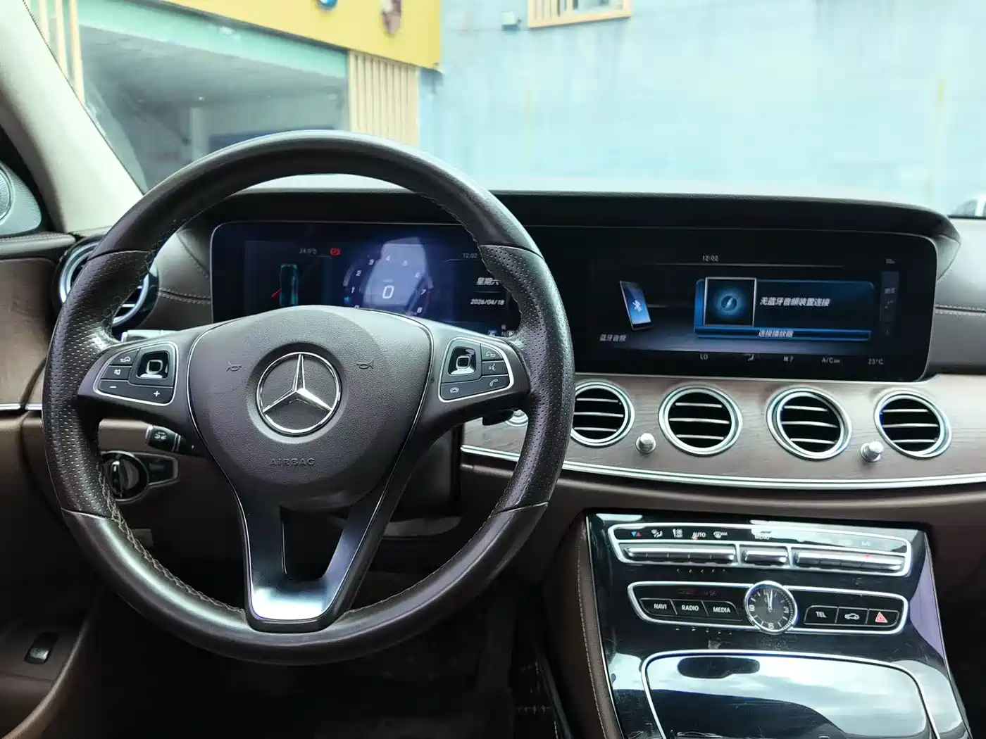 Mercedes-Benz E-Class 2017 Model E 320 L 4MATIC фото 9
