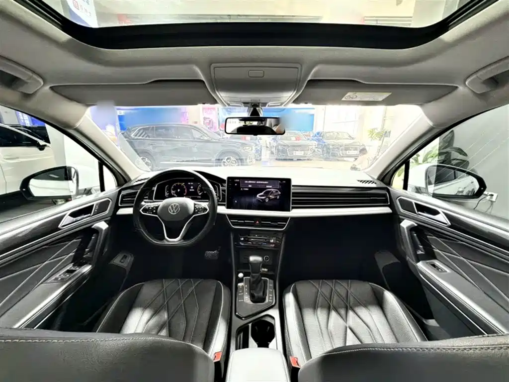 Volkswagen Tiguan L 2022 330TSI Automatic 2WD Smart Edition фото 18