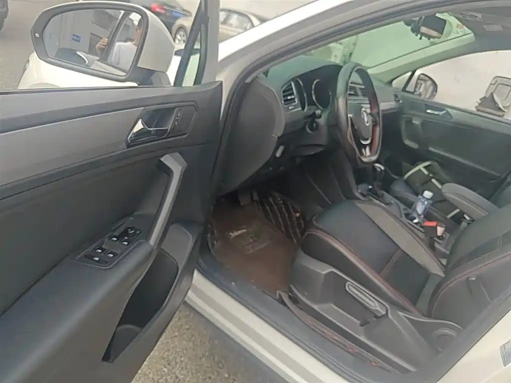 Volkswagen Tiguan L 2020 330TSI Auto 2WD Trend China VI фото 16