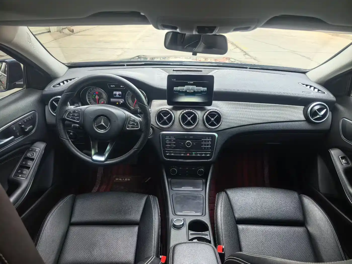 Mercedes-Benz GLA 2017 GLA 220 4MATIC Fashion фото 8