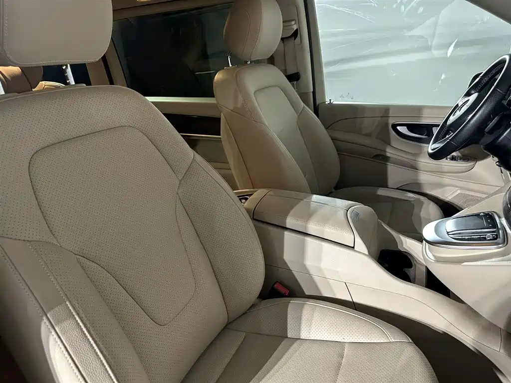 Mercedes-Benz V-Class 2022 V 260 Pilot Edition фото 9