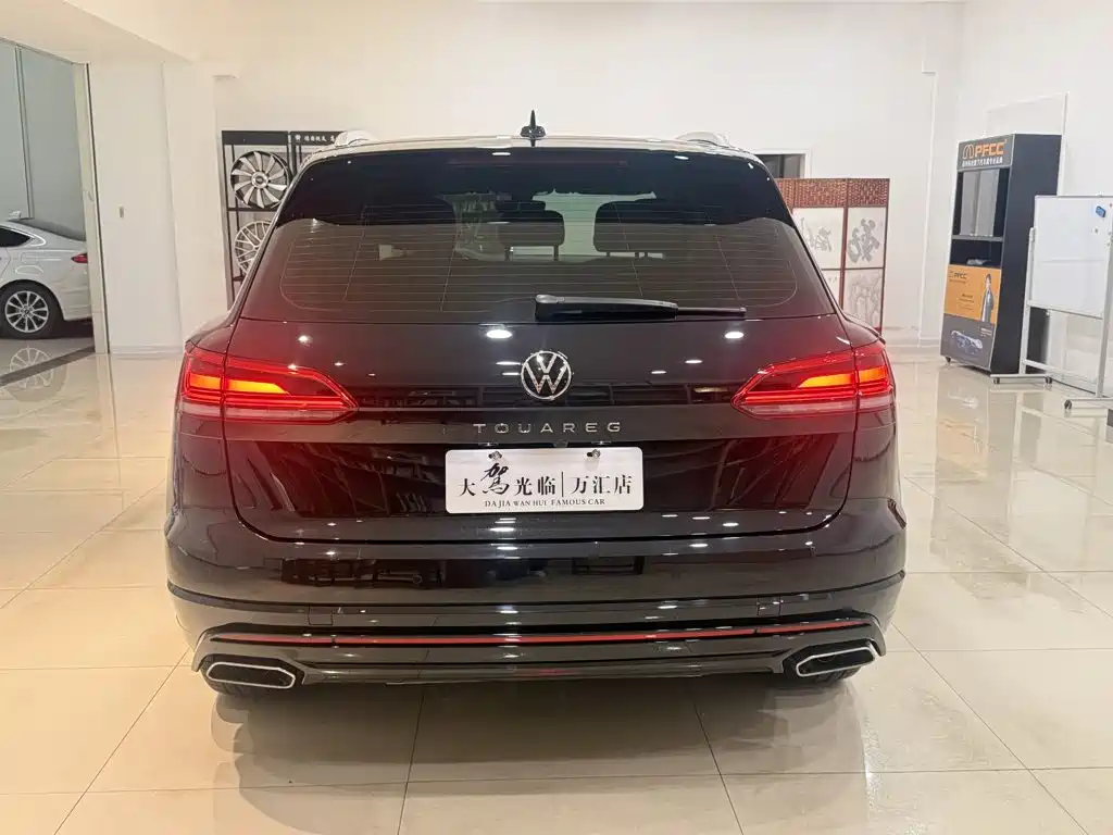 Фото 14 - Volkswagen Touareg