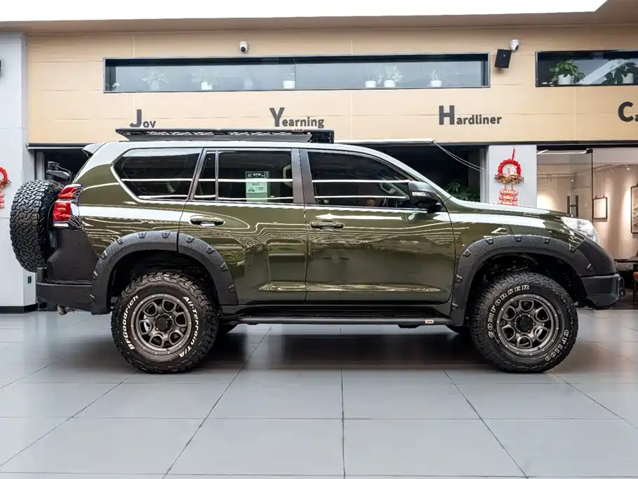Toyota Prado 2010 4.0L Automatic TX-L фото 3