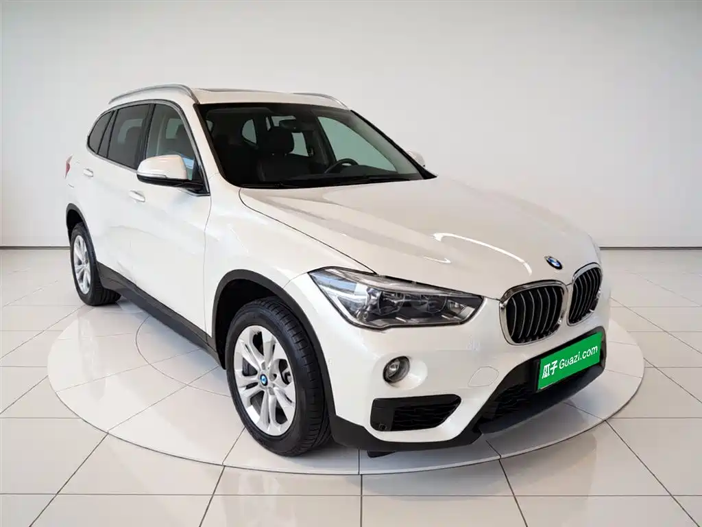 BMW X1 2016 sDrive18Li Premium Model фото 4