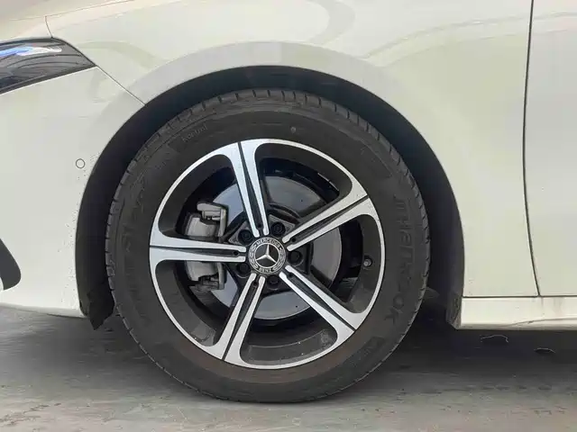 Mercedes-Benz A-Class 2024 A 200 L Fashion Edition — фото 3