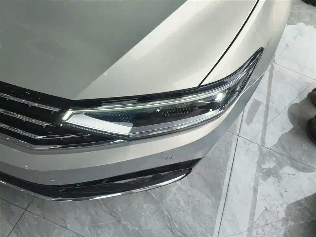 Volkswagen Magotan 2023 Model 2 Million Commemorative Edition 330TSI DSG Luxury фото 18