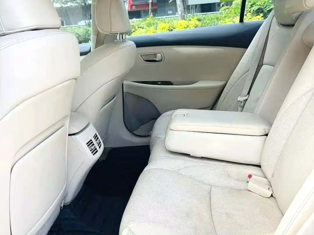 Lexus ES 2010 240 Elegance Edition фото 4