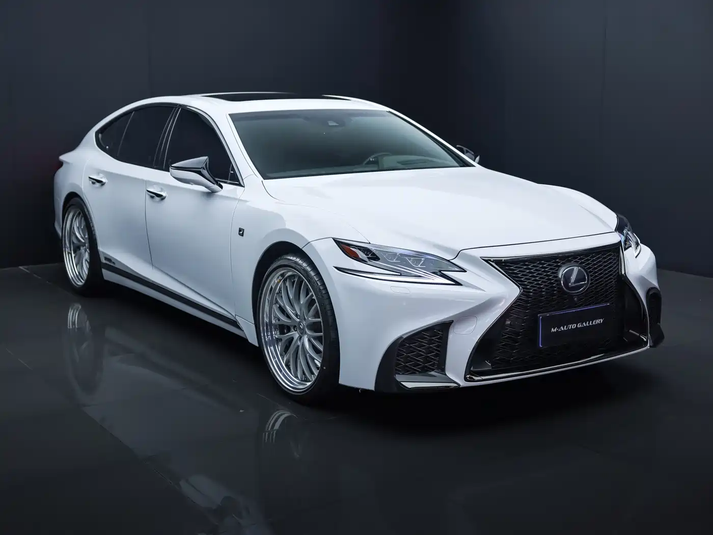 Lexus LS 2018 500h F SPORT China V фото 3