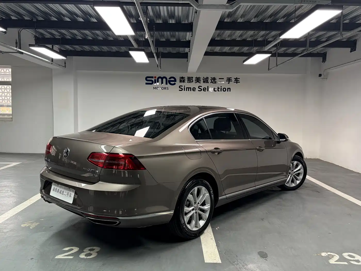 Volkswagen Magotan 2017 380TSI DSG Luxury фото 4