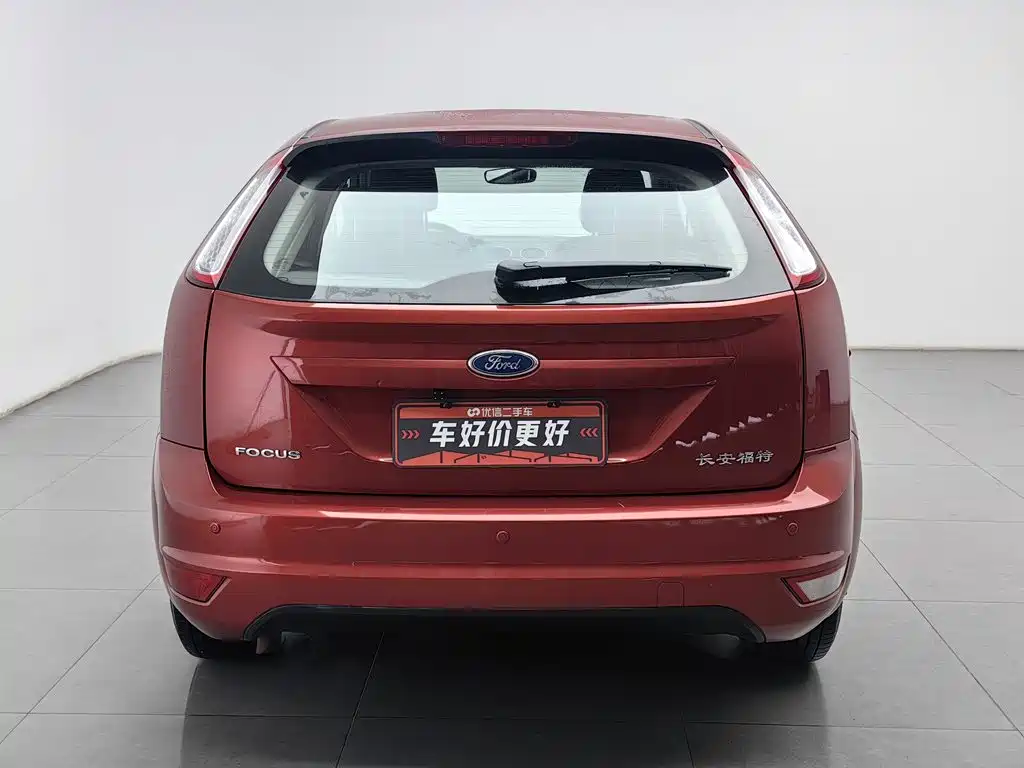 Ford Focus 2014 2013 Hatchback Classic 1.8L Automatic Base