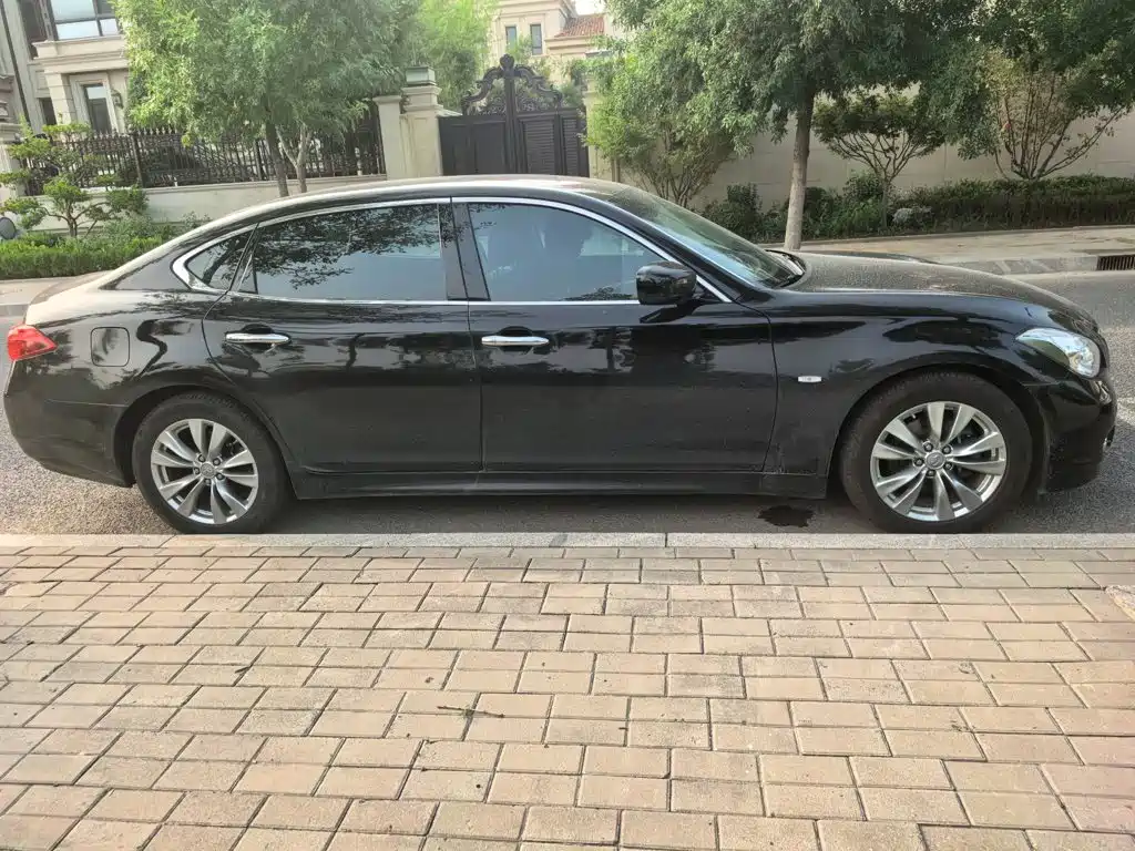 Infiniti Q70 2014 2013 Q70L 2.5L Comfort