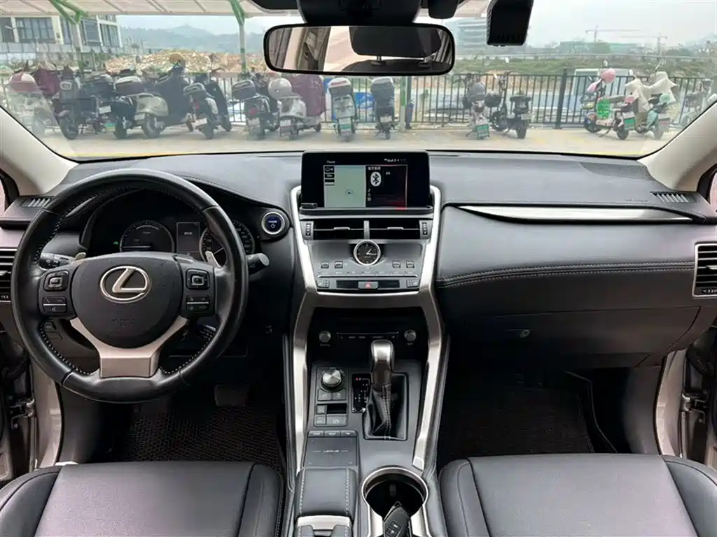 Lexus NX 2020 300h FWD F Sport China VI фото 15