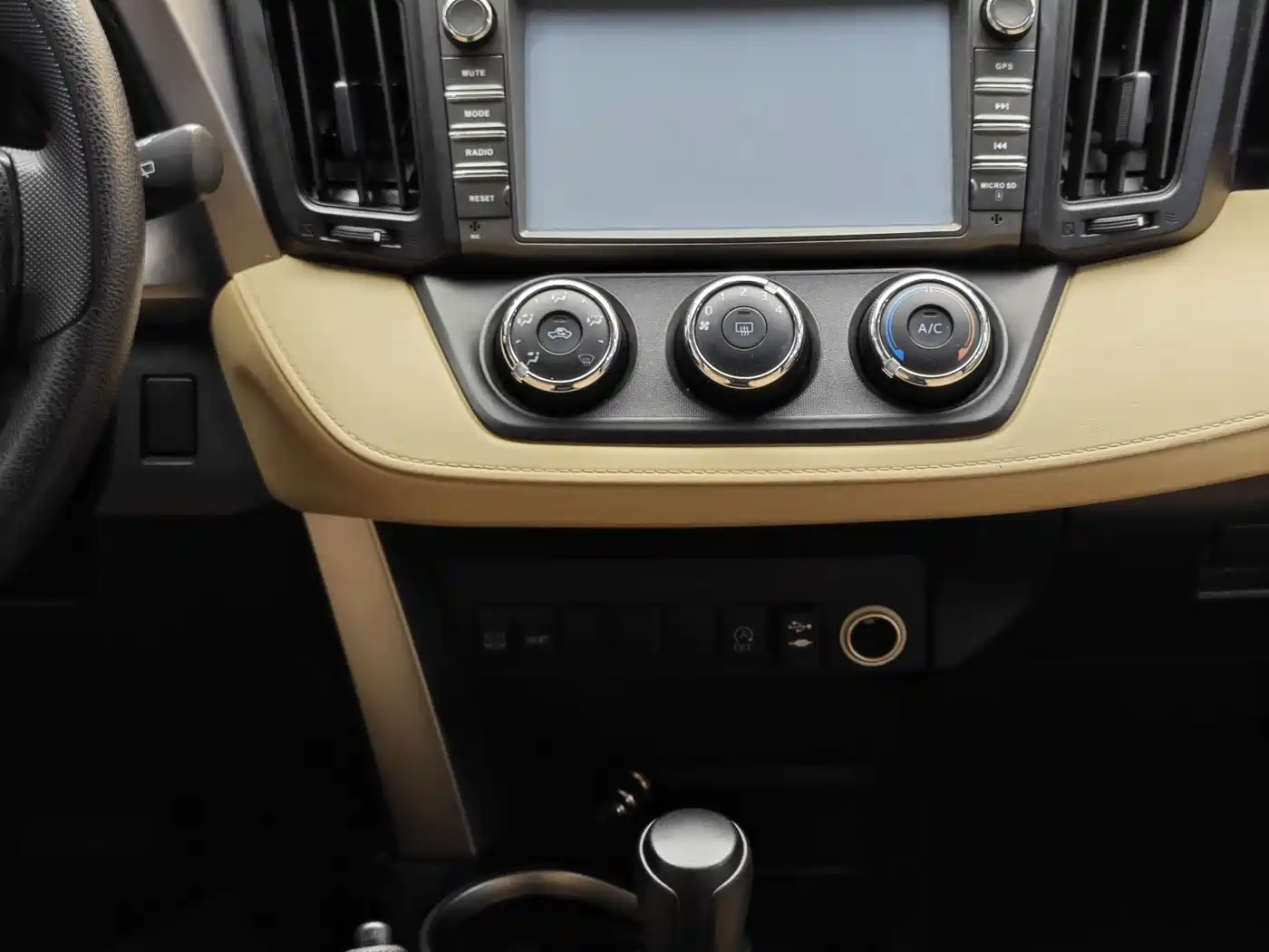 Toyota RAV4 Rongfang 2016 2.0L CVT 2WD Urban (China V) фото 18