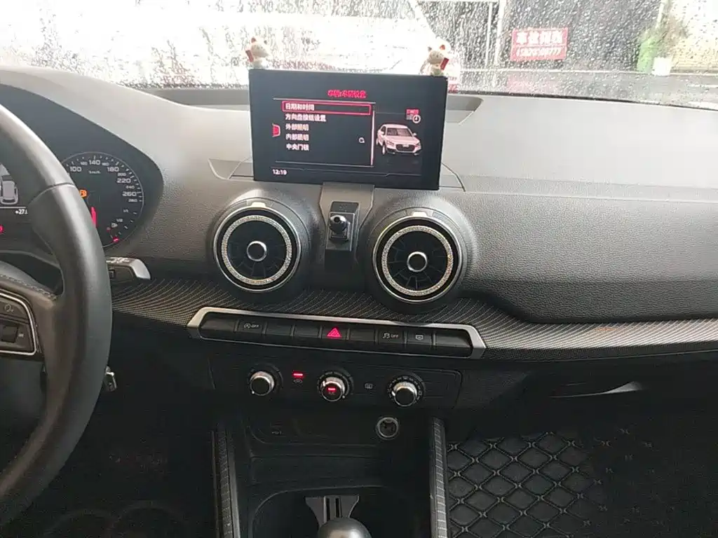 Фото 13 - Audi Q2L