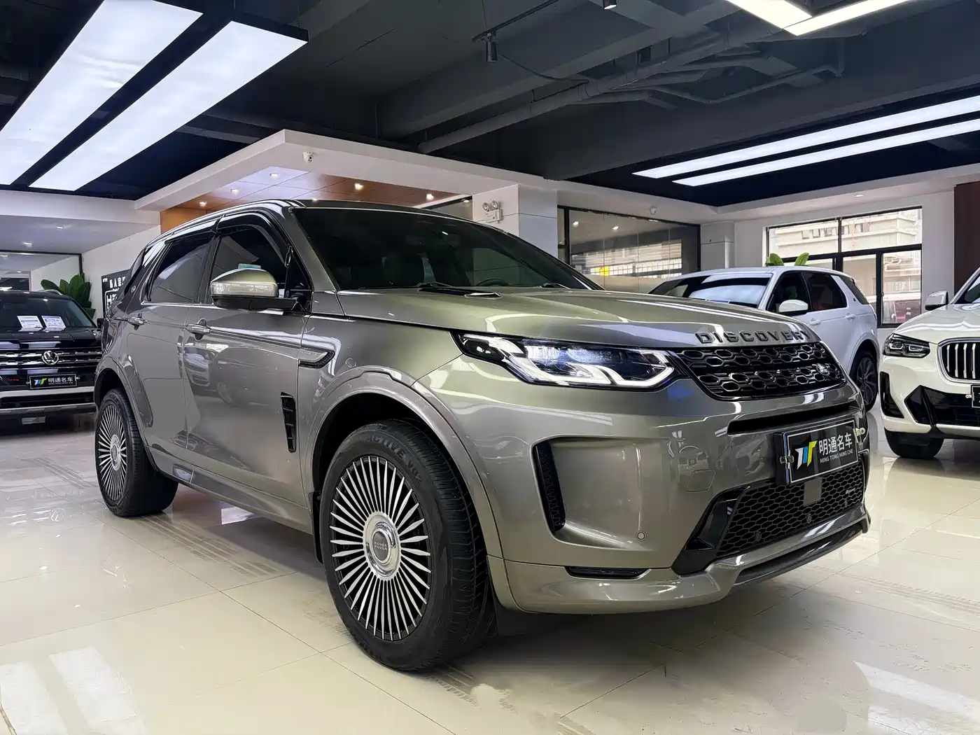Land Rover Discovery Sport 2022 Model Facelift 249PS R-Dynamic S Performance Edition 5-seater фото 6