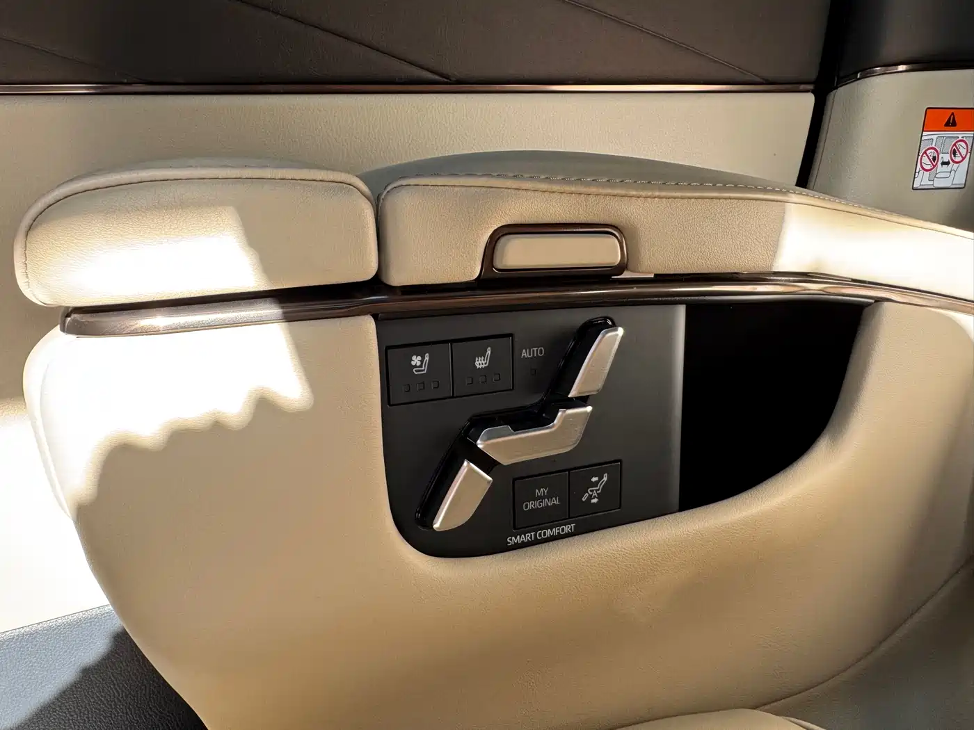 Toyota Vellfire 2024 Crown Hybrid 2.5L Executive Premium Edition фото 12