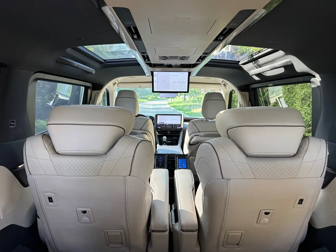 Toyota Vellfire 2024 Crown Hybrid 2.5L Executive Premium Edition фото 13