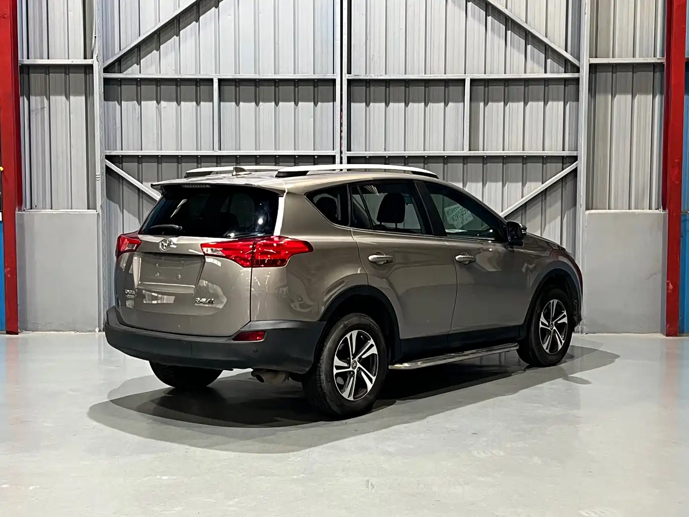 Toyota RAV4 Rongfang 2015 2.0L CVT 2WD Trend Edition фото 7