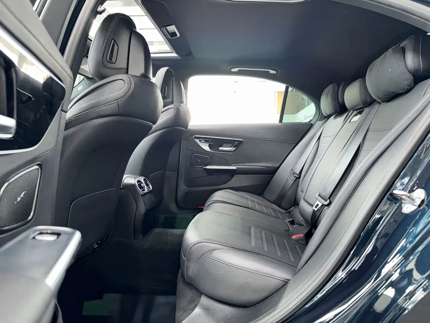 Mercedes-Benz C-Class 2023 C 200 L Sport фото 6