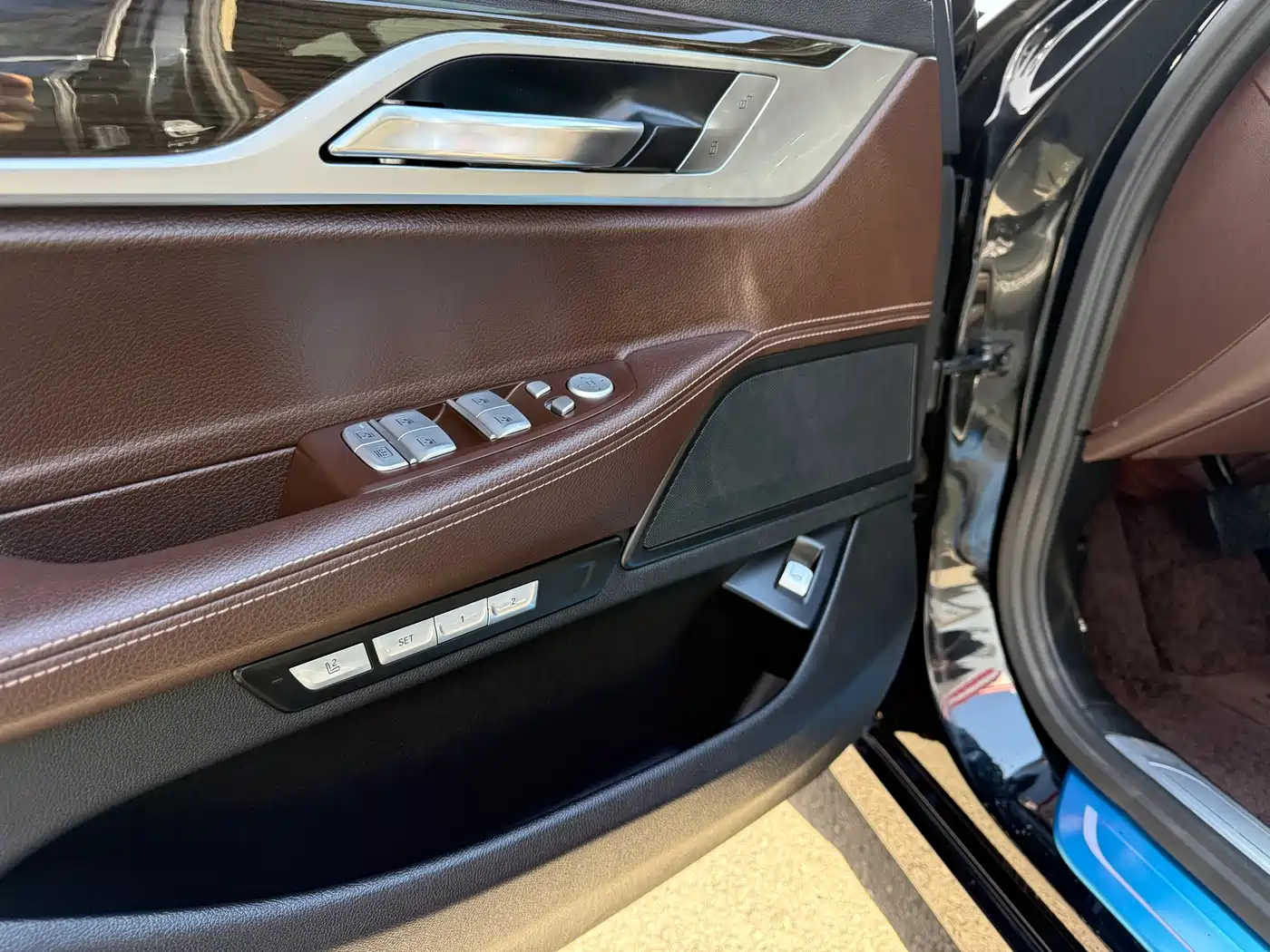 BMW 7 Series 2016 730Li Leading фото 11
