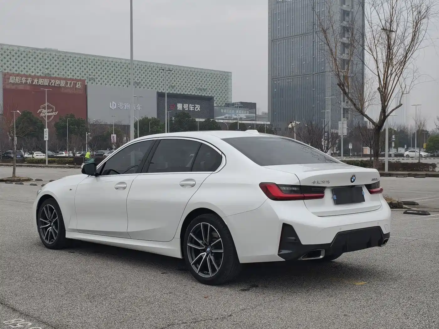 BMW 3 Series 2023 320Li M Sport Package фото 7