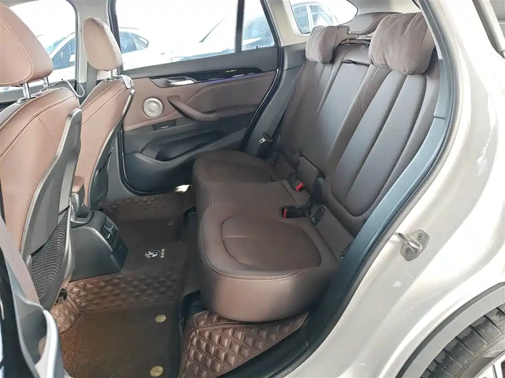 BMW X1 2022 sDrive25Li Leading фото 10