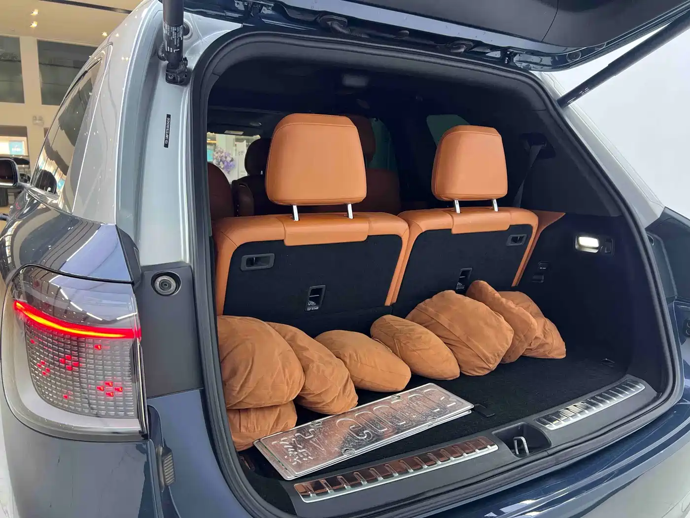 AITO Wenjie AITO M9 2024 Extended Range Ultra 42kWh 6-Seater фото 5