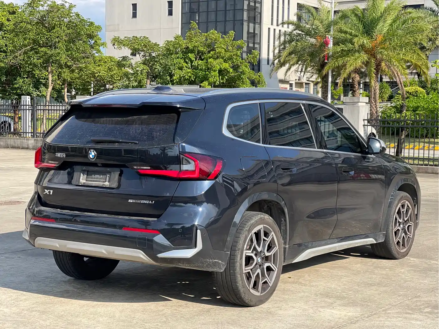 BMW X1 2023 sDrive25Li X Design Package фото 9