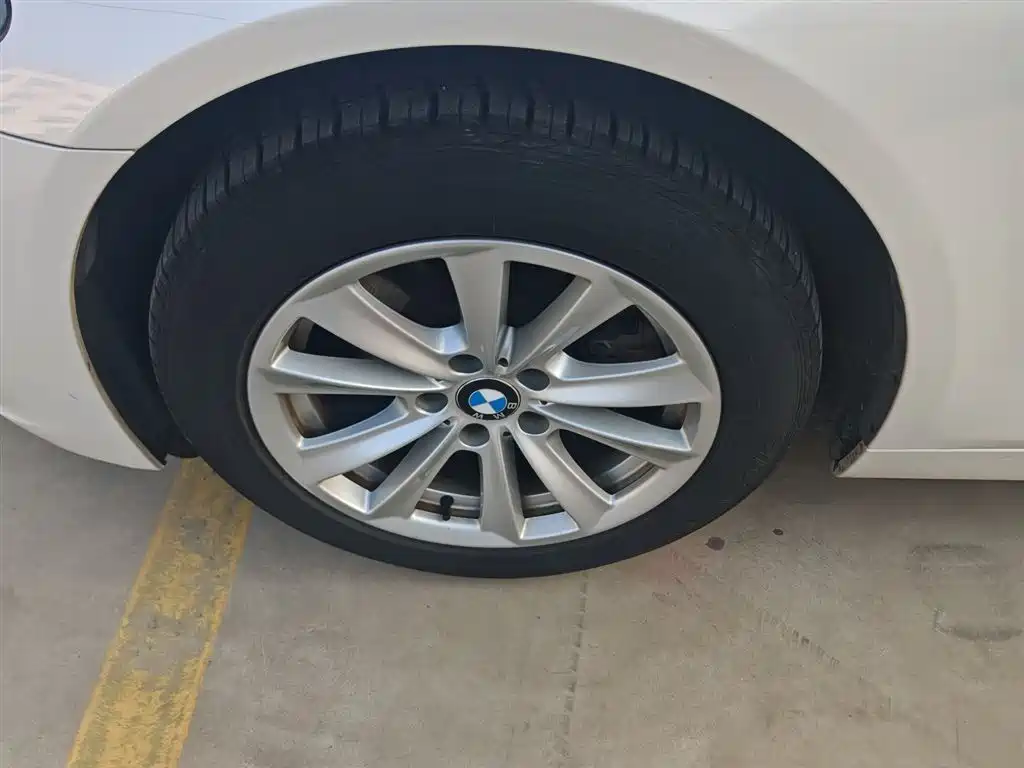 BMW 5 Series 2014 520Li Elegance фото 23