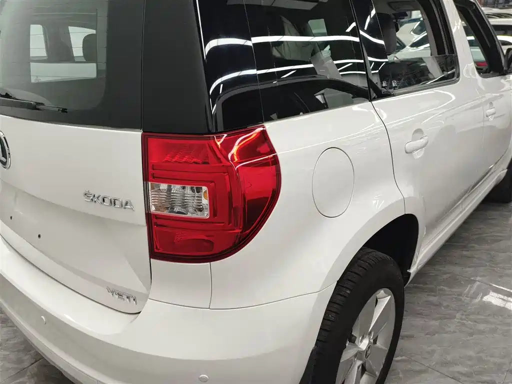 Škoda Yeti 2016 1.4TSI DSG Forward Edition фото 8