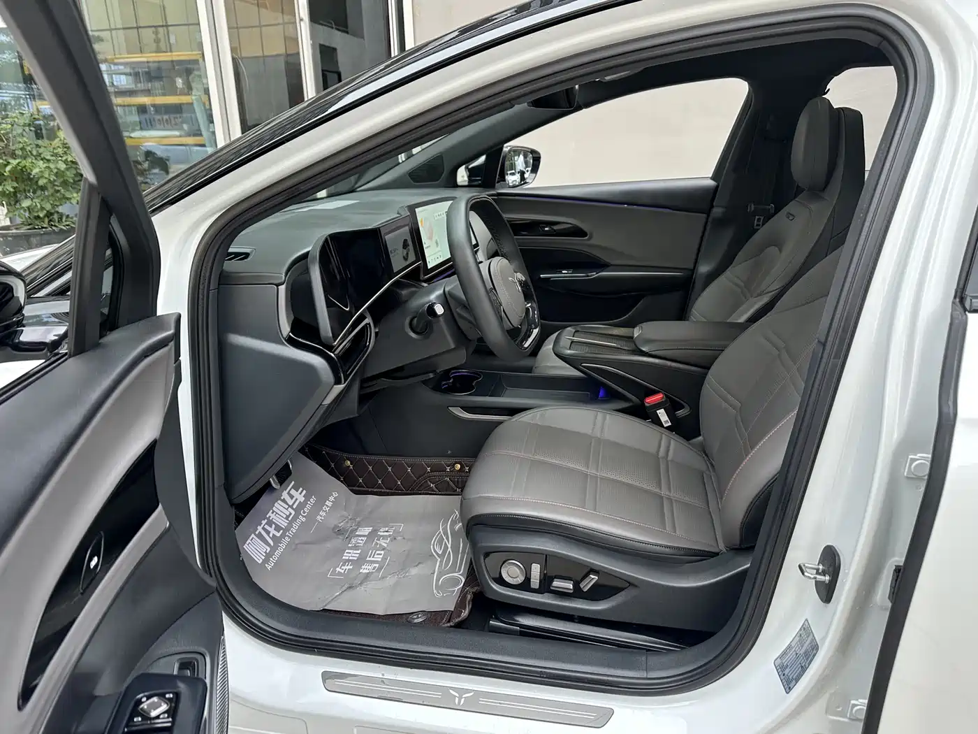 Hongqi EH7 2024 820 Pro Glory Edition фото 6