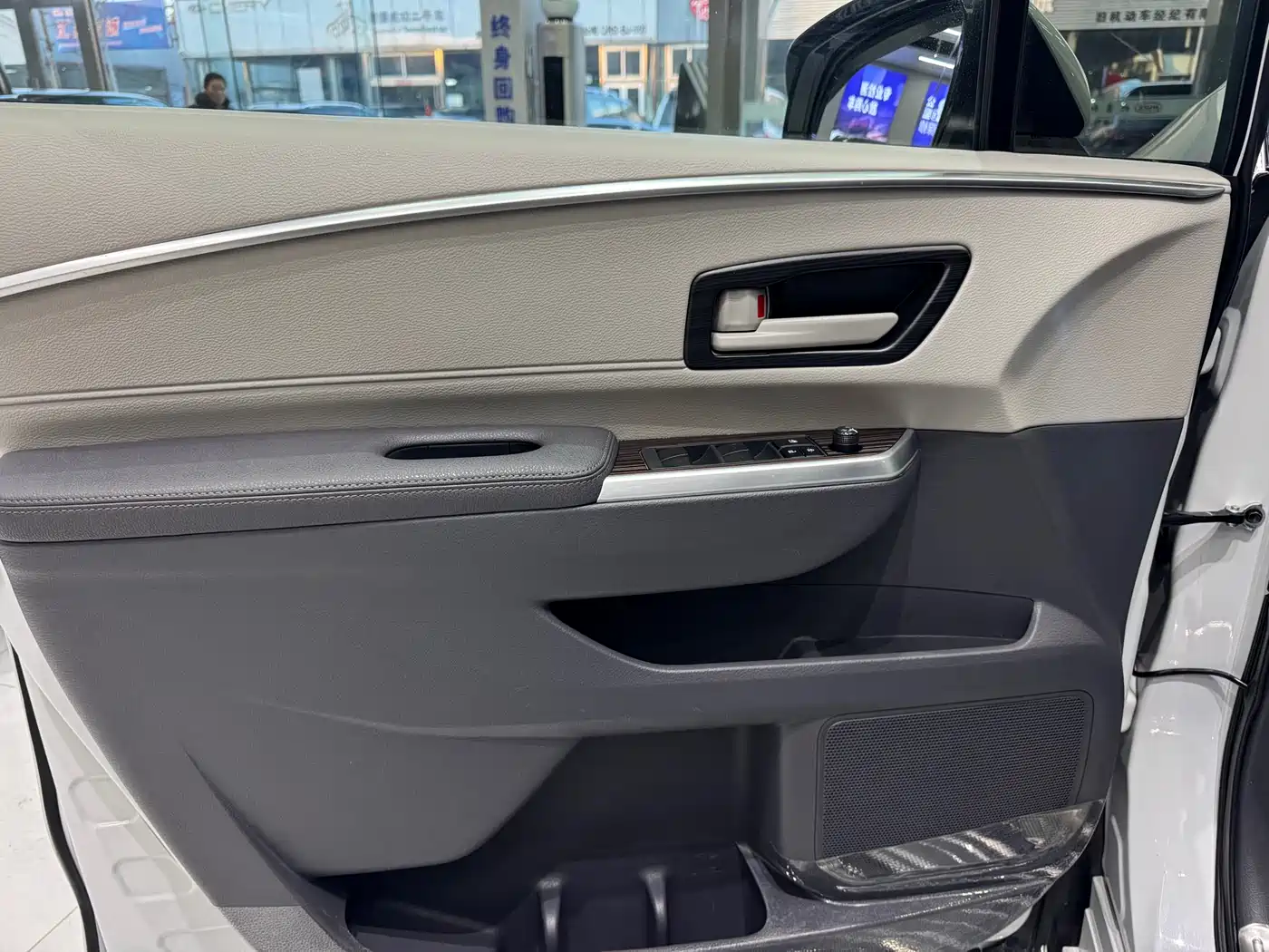 Фото 7 - Toyota Granvia