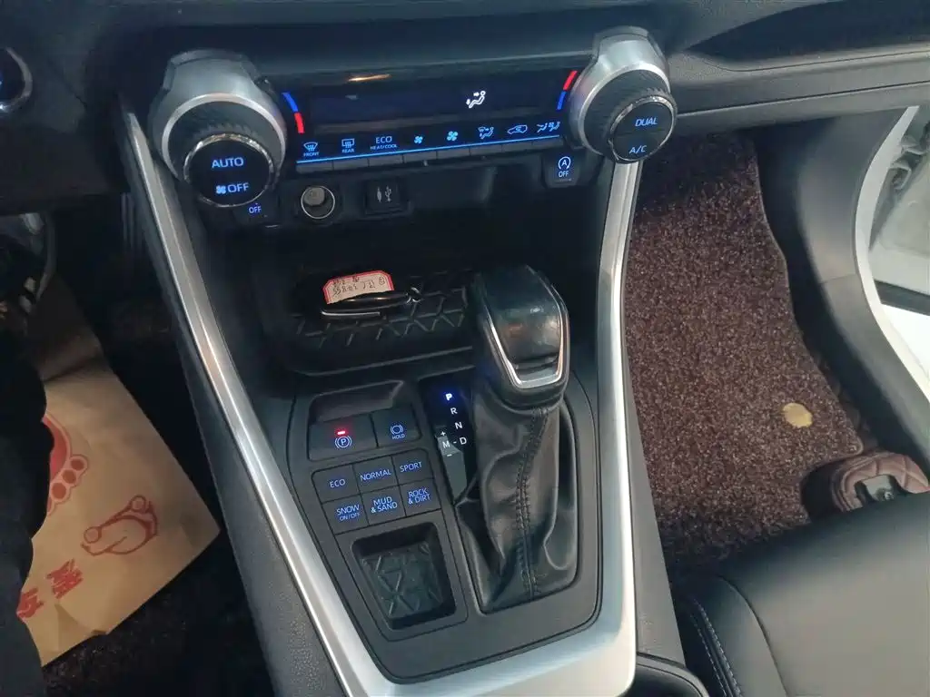 Toyota Wildlander 2022 2.0L CVT AWD Luxury Edition фото 14