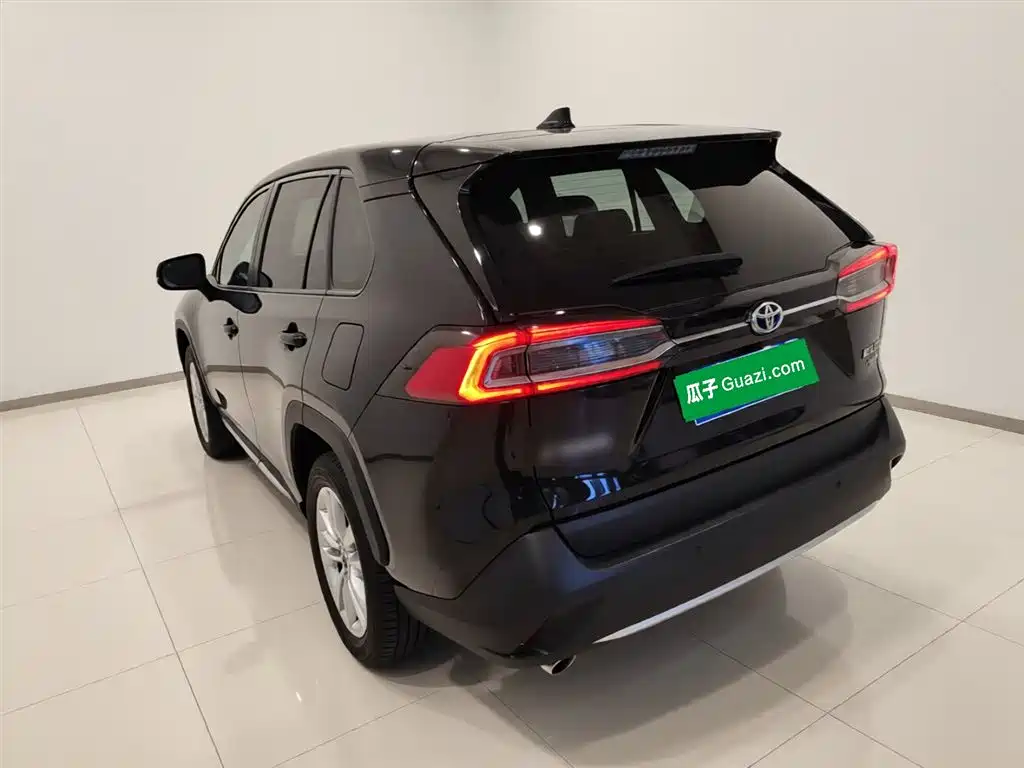 Toyota Wildlander 2022 Hybrid 2.5L E-CVT FWD Luxury PLUS Edition фото 23