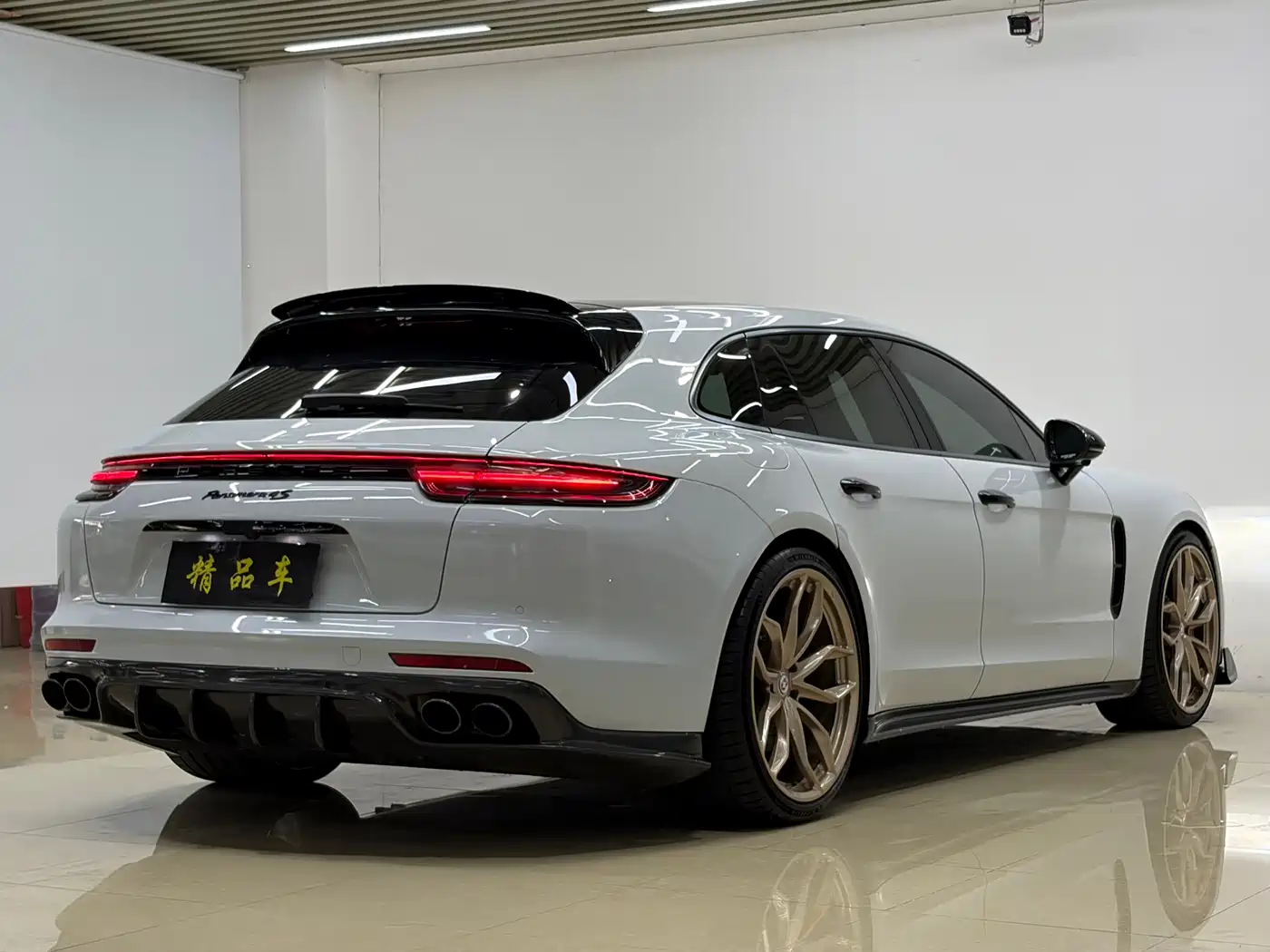 Porsche Panamera 2017 Panamera 4 Sport Turismo 3.0T фото 6