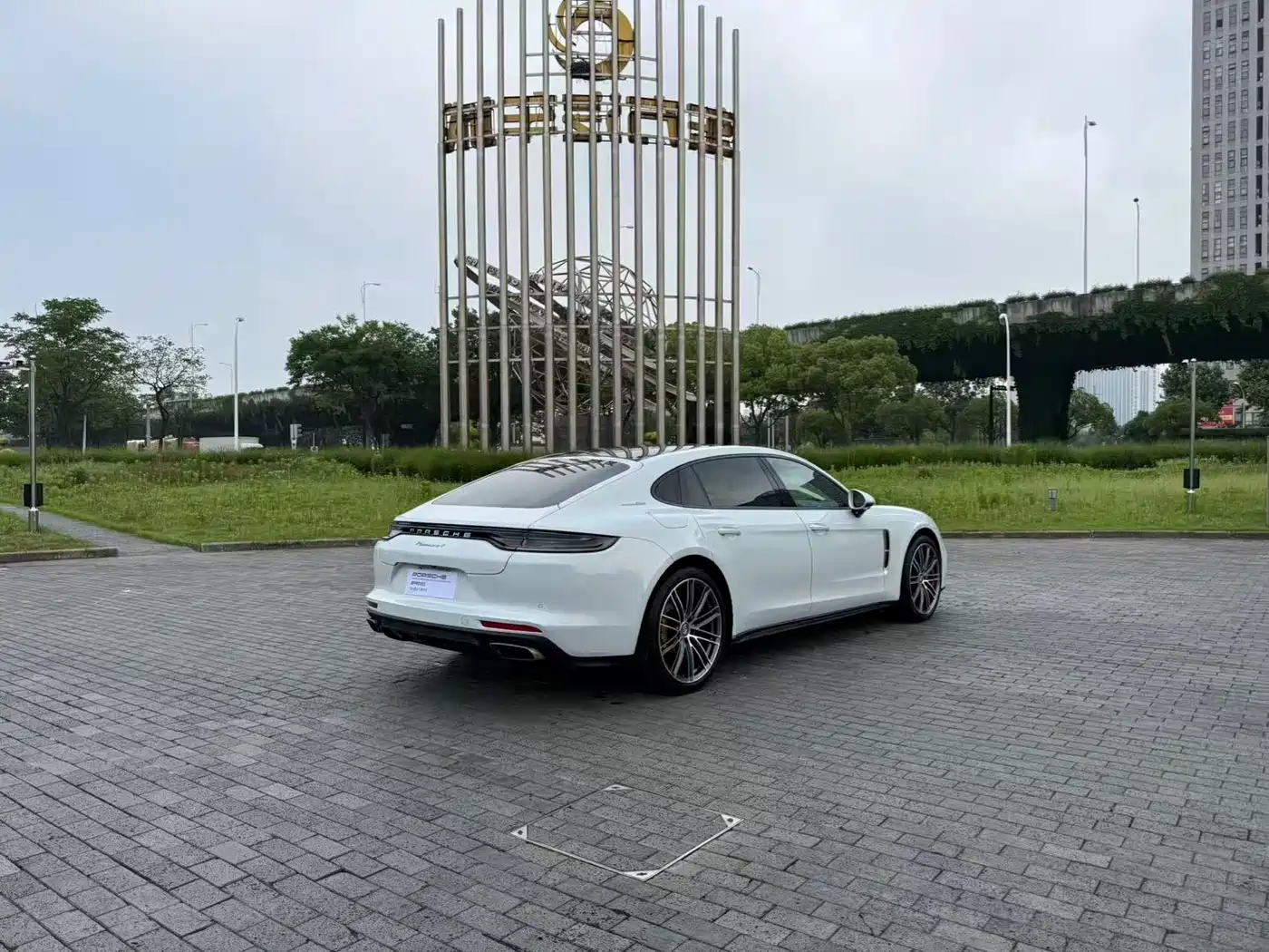 Porsche Panamera 2023 Panamera 4 Executive Long Wheelbase 2.9T фото 4