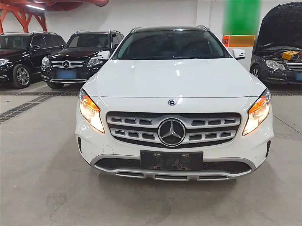 Mercedes-Benz GLA 2017 GLA 200 Dynamic фото 3