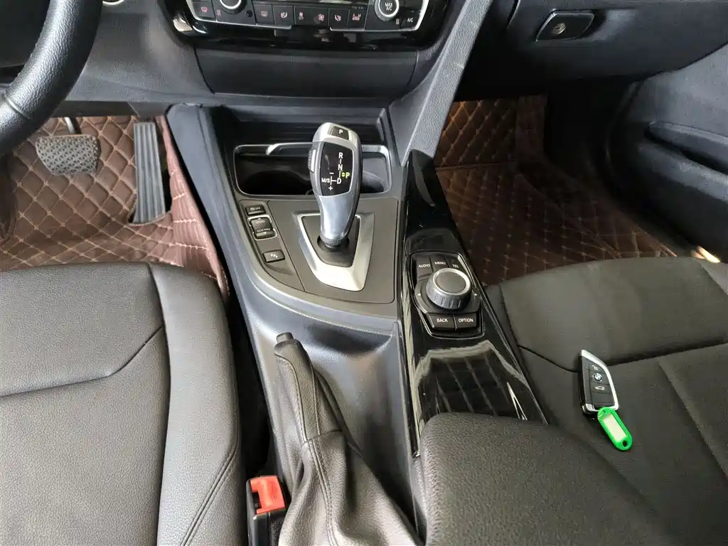 BMW 3 Series 2016 320Li Progressive фото 14
