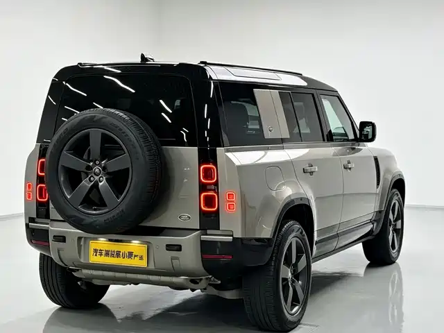 Land Rover Defender 2023 Model 110 3.0T P400 X-DYNAMIC HSE — фото 4