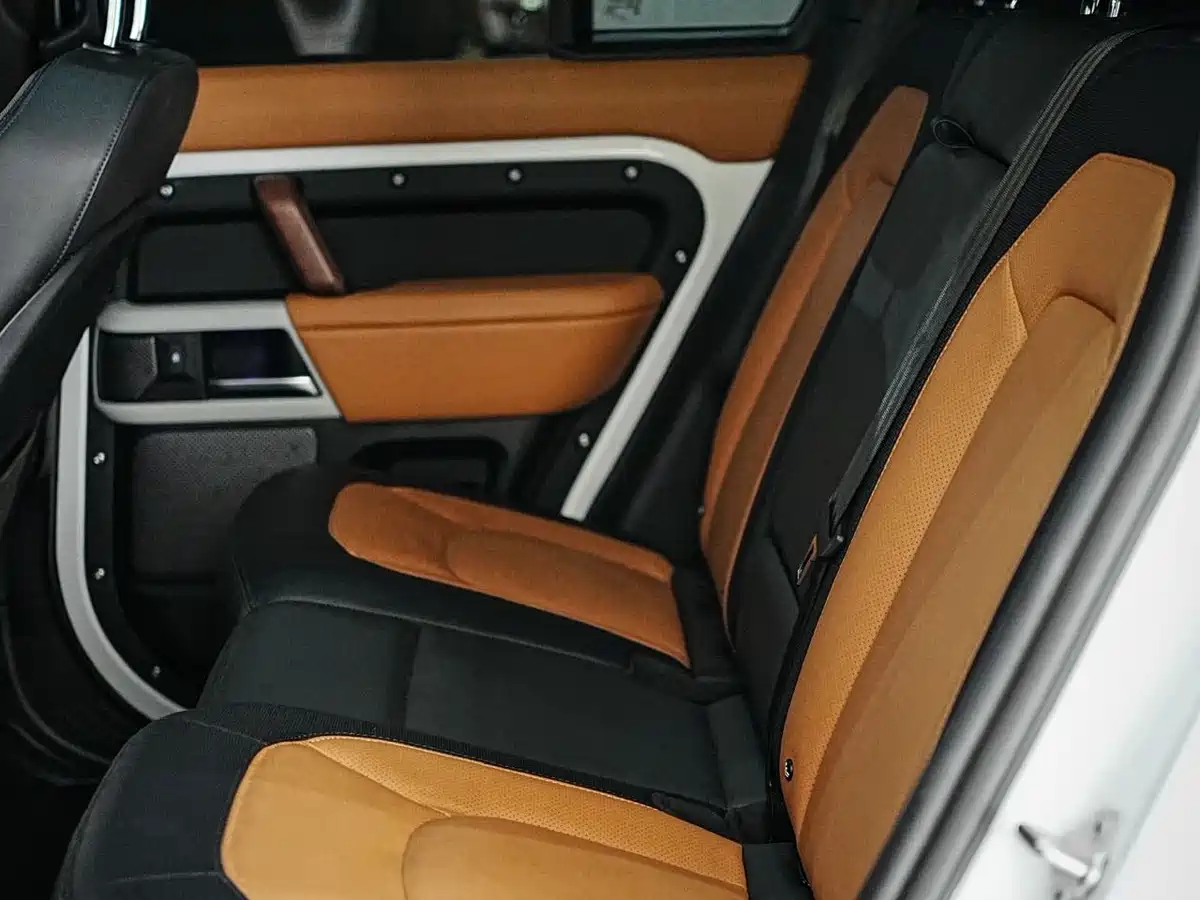 Land Rover Defender 2024 110 3.0T P400 X-DYNAMIC HSE фото 14