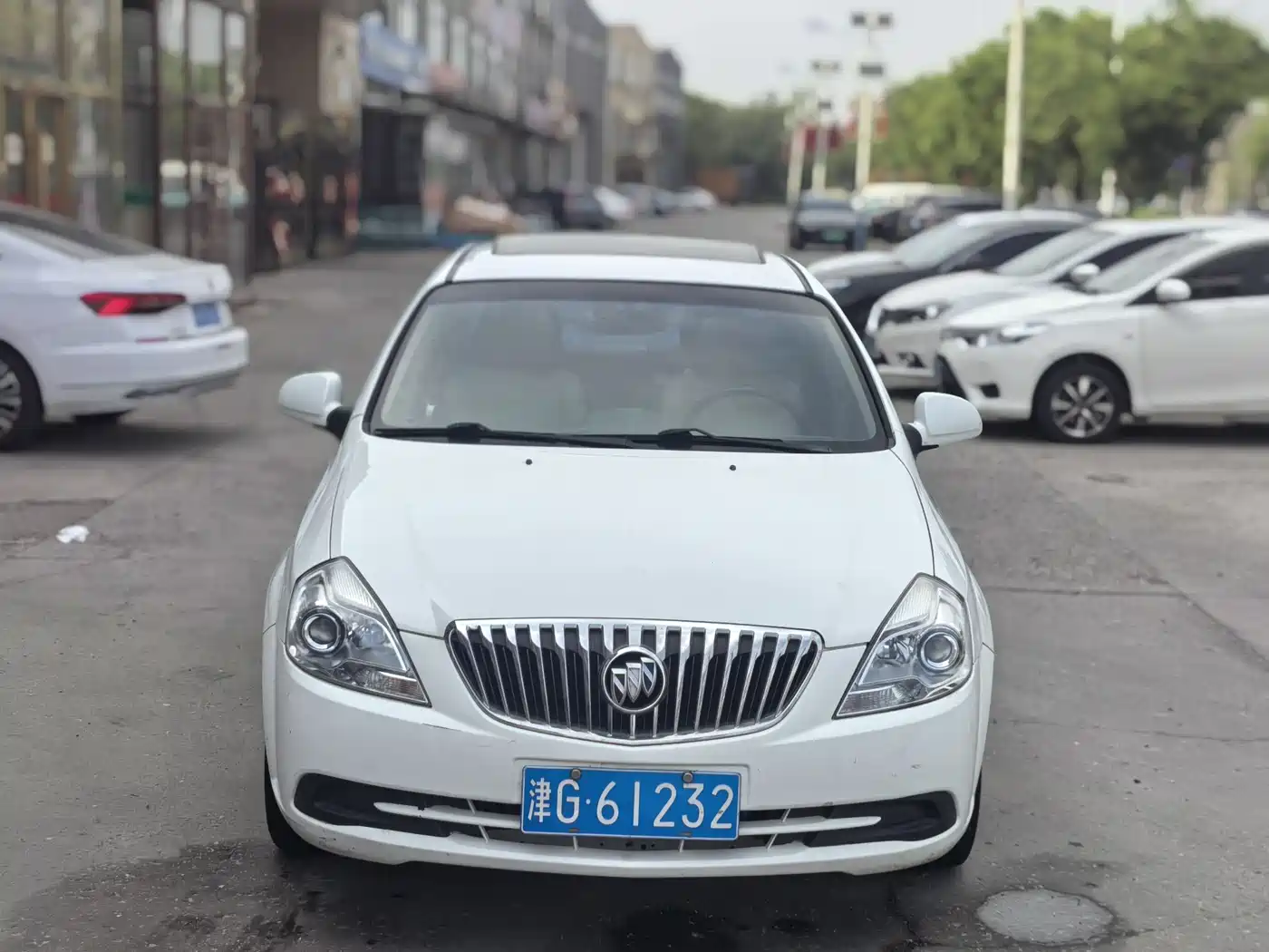 Buick Excelle 2013 1.5L Manual Exclusive фото 2